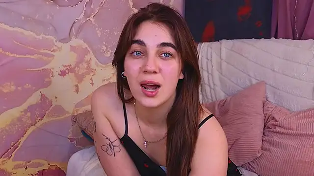 Snapshot of PortiaBellew chatting on 15, 2, 2025 PortiaBellew online show from 15, 2, 2025