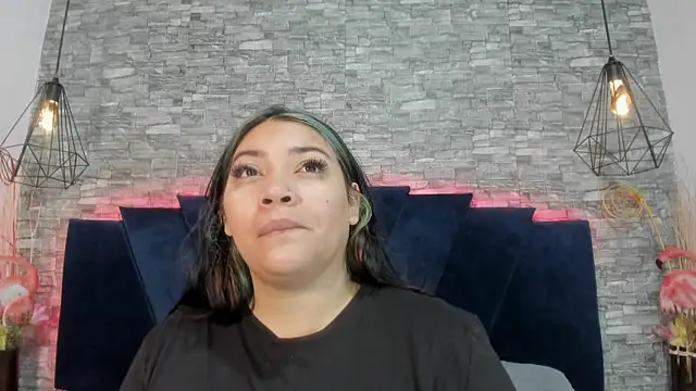 Sophia Brunett online show from 11, 4, 2026