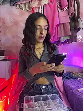Skye Moore online show from 16, 5, 2026