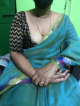 Snapshot of niiveditha chatting on 17, 3, 2025 niiveditha online show from 17, 3, 2025