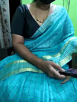 Snapshot of niiveditha chatting on 3, 10, 2025 niiveditha online show from 3, 10, 2025