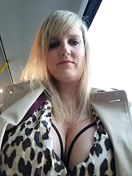 Snapshot of Sexybiene969 chatting on 30, 9, 2025 Sexybiene969 online show from 30, 9, 2025