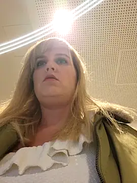 Snapshot of Sexybiene969 chatting on 16, 10, 2025 Sexybiene969 online show from 16, 10, 2025