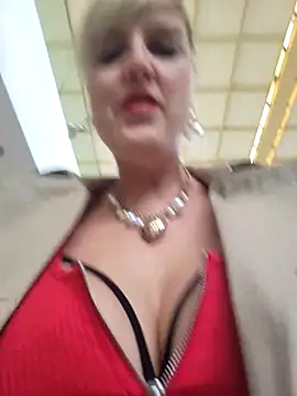 Snapshot of Sexybiene969 chatting on 19, 10, 2025 Sexybiene969 online show from 19, 10, 2025