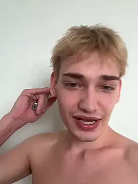 Julian wins online show from 10, 4, 2026