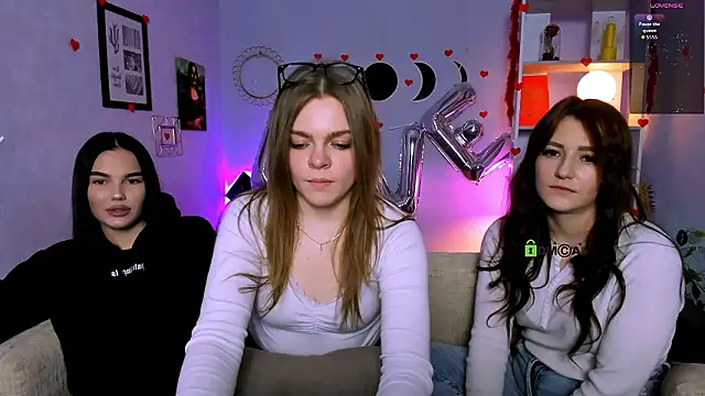 Snapshot of catherine_kitty chatting on 12, 2, 2026 catherine kitty online show from 12, 2, 2026