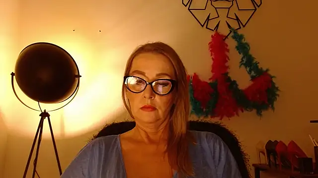 Snapshot of leaxSTAR chatting on 15, 7, 2026 leaxSTAR online show from 15, 7, 2026