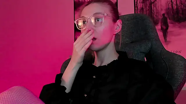 Snapshot of PhilippaAdamas chatting on 7, 3, 2025 PhilippaAdamas online show from 7, 3, 2025