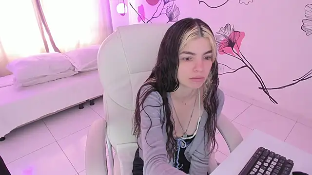 Snapshot of Isabela_Fiorelli chatting on 16, 9, 2025 Isabela Fiorelli online show from 16, 9, 2025