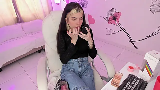 Snapshot of Isabela_Fiorelli chatting on 27, 9, 2025 Isabela Fiorelli online show from 27, 9, 2025