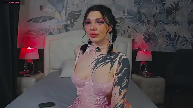 MaeveMoon online show from 24, 2, 2026