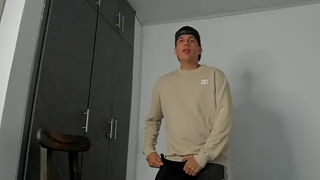 Snapshot of hugosan12 chatting on 6, 3, 2025 hugosan12 online show from 6, 3, 2025