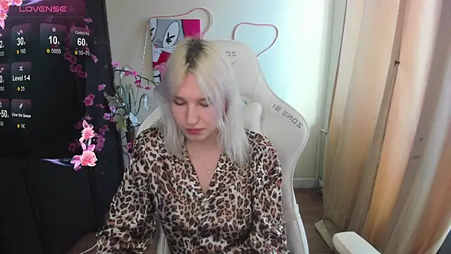 EvelinaLuu online show from 2, 4, 2026