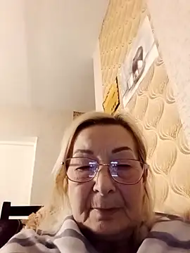 Snapshot of SophiaSky6037 chatting on 18, 2, 2025 SophiaSky6037 online show from 18, 2, 2025