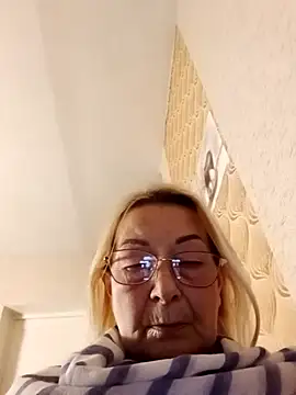 Snapshot of SophiaSky6037 chatting on 18, 2, 2025 SophiaSky6037 online show from 18, 2, 2025