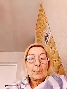 Snapshot of SophiaSky6037 chatting on 19, 2, 2025 SophiaSky6037 online show from 19, 2, 2025