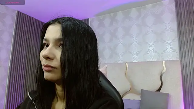 Snapshot of Gaby_tay1 chatting on 8, 10, 2025 Gaby tay1 online show from 8, 10, 2025