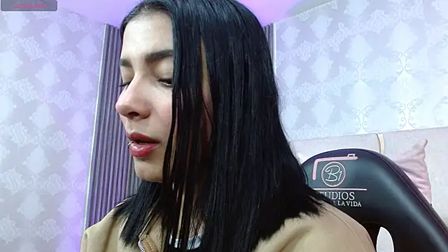 Snapshot of Gaby_tay1 chatting on 12, 10, 2025 Gaby tay1 online show from 12, 10, 2025