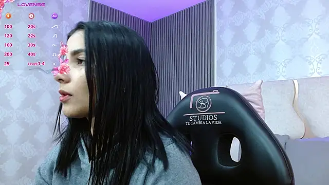 Snapshot of Gaby_tay1 chatting on 13, 10, 2025 Gaby tay1 online show from 13, 10, 2025