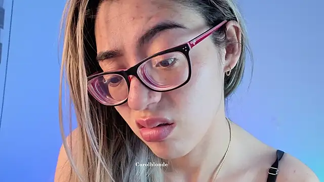 Snapshot of Carolblonde chatting on 25, 6, 2026 Carolblonde online show from 25, 6, 2026