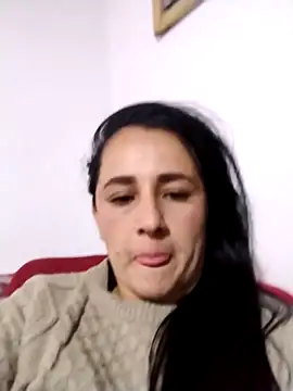 Snapshot of Alanna_11 chatting on 5, 10, 2025 Alanna 11 online show from 5, 10, 2025