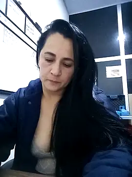 Snapshot of Alanna_11 chatting on 13, 10, 2025 Alanna 11 online show from 13, 10, 2025