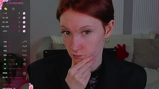 Snapshot of JoYung chatting on 14, 9, 2025 JoYung online show from 14, 9, 2025