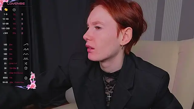 Snapshot of JoYung chatting on 18, 9, 2025 JoYung online show from 18, 9, 2025