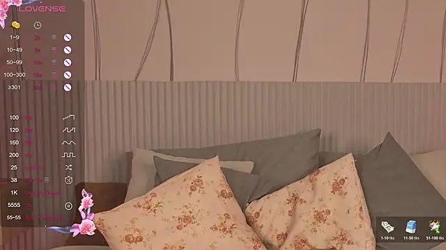 Snapshot of JoYung chatting on 18, 10, 2025 JoYung online show from 18, 10, 2025