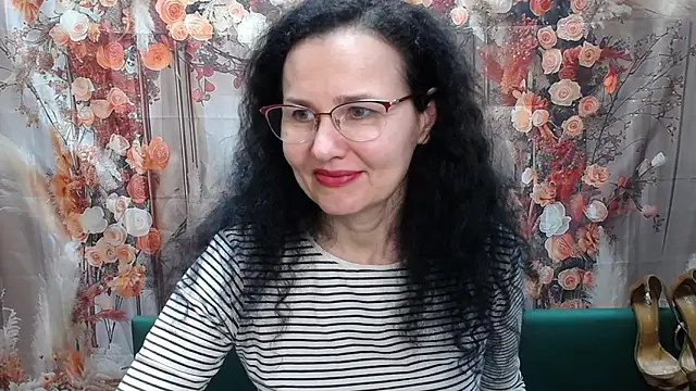 Snapshot of Miroslava_Happi chatting on 4, 4, 2026 Miroslava Happi online show from 4, 4, 2026