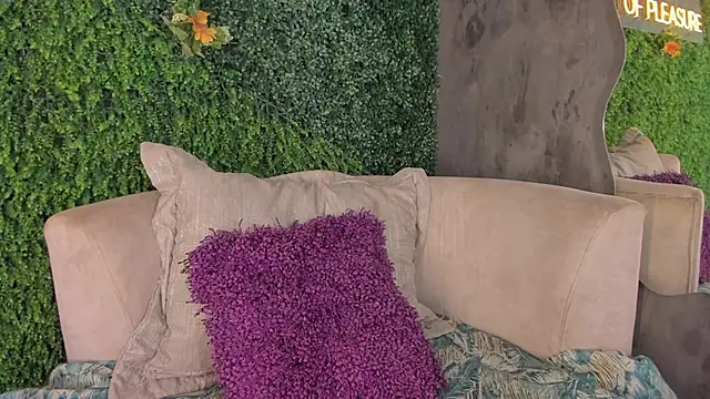 emmiily z online show from 26, 2, 2025