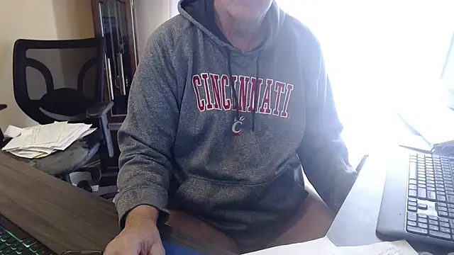 Snapshot of olderandwiser2 chatting on 19, 3, 2026 olderandwiser2 online show from 19, 3, 2026