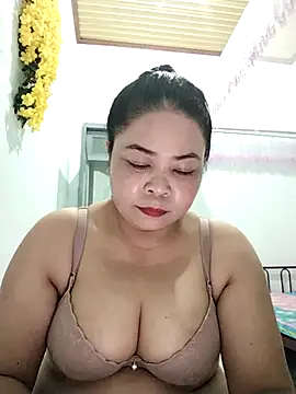 Baby-bigtits2024 online show from 12, 2, 2025