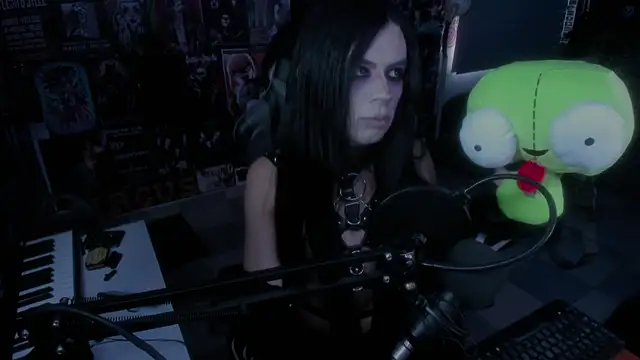 Snapshot of rotten_dreams chatting on 19, 2, 2025 rotten dreams online show from 19, 2, 2025