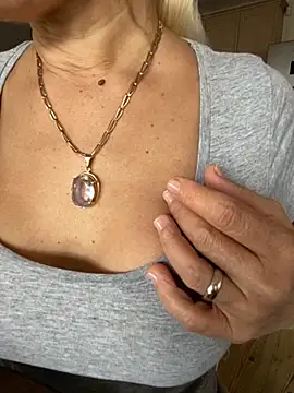 DeboraXporn online show from 29, 10, 2025