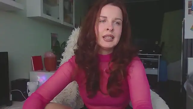 Snapshot of MollyBer chatting on 4, 8, 2026 MollyBer online show from 4, 8, 2026