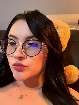 ValentinaOrtiz3 online show from 19, 1, 2026
