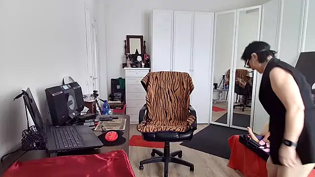 Chanel Noire online show from 30, 3, 2026