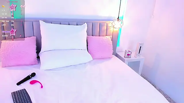 Snapshot of isolari_ chatting on 10, 12, 2024 isolari online show from 10, 12, 2024