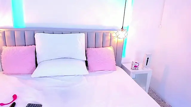 Snapshot of isolari_ chatting on 11, 12, 2024 isolari online show from 11, 12, 2024