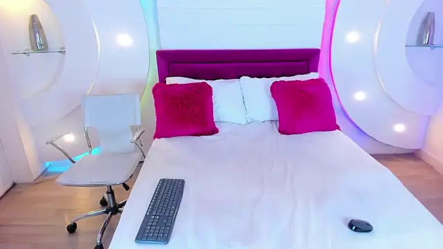 Snapshot of isolari_ chatting on 1, 2, 2025 isolari online show from 1, 2, 2025