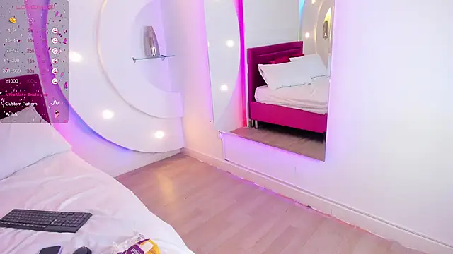 Snapshot of isolari_ chatting on 5, 2, 2025 isolari online show from 5, 2, 2025