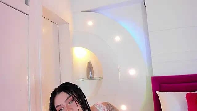 Snapshot of isolari_ chatting on 6, 2, 2025 isolari online show from 6, 2, 2025