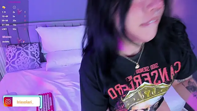 Snapshot of isolari_ chatting on 8, 3, 2025 isolari online show from 8, 3, 2025