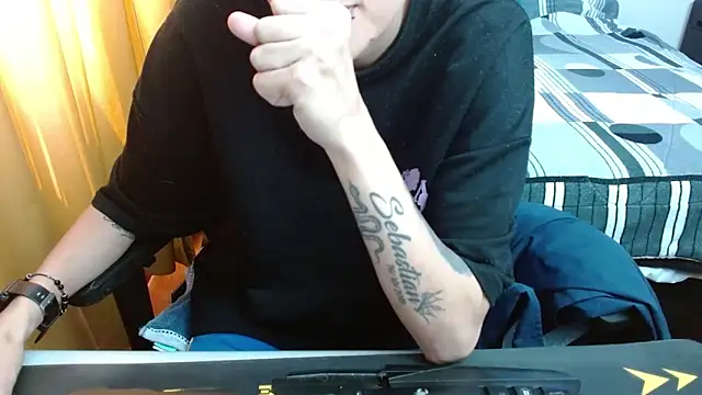 Snapshot of duo_peludoo chatting on 13, 2, 2026 duo peludoo online show from 13, 2, 2026