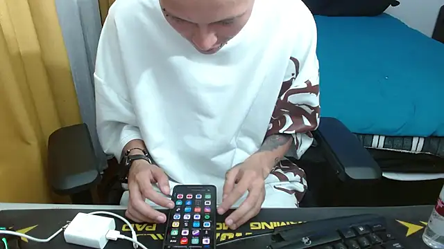 Snapshot of duo_peludoo chatting on 28, 2, 2026 duo peludoo online show from 28, 2, 2026