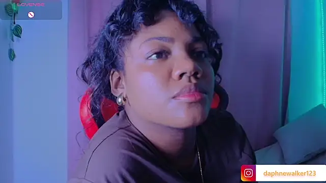 Daphnewalker   online show from 28, 2, 2026