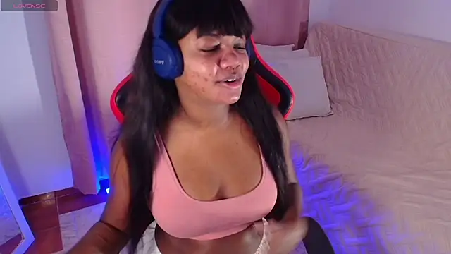 Daphnewalker   online show from 19, 7, 2026