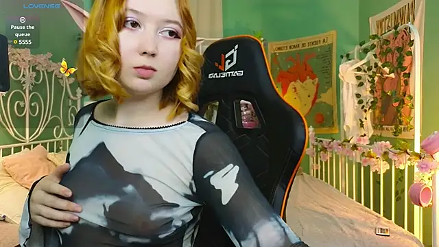 MizukiNoYoru online show from 3, 3, 2025