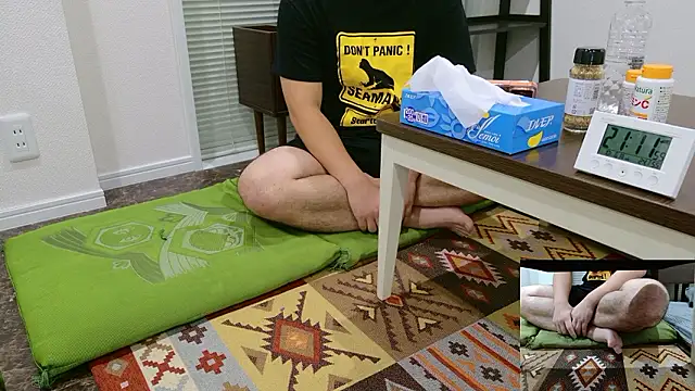 Snapshot of YARASERO-kun chatting on 6, 10, 2025 YARASERO-kun online show from 6, 10, 2025